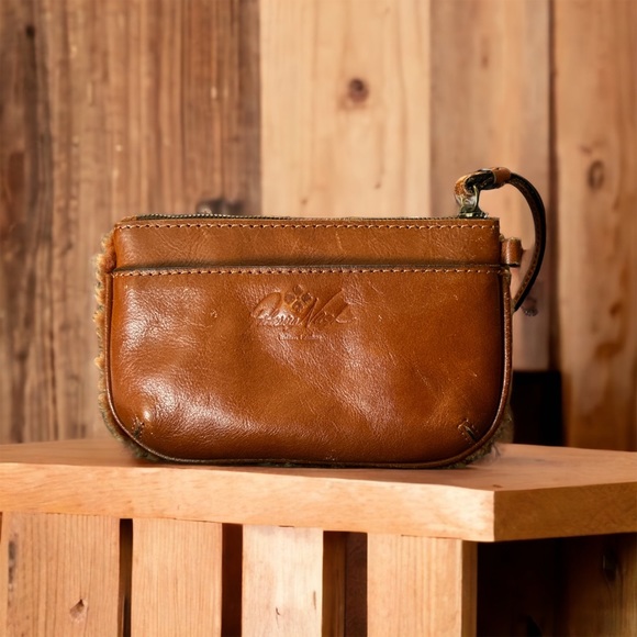 Patricia Nash Handbags - Gently used Patricia Nash sheepskin wristlet